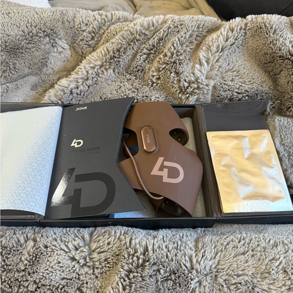 Jovs 4D Face Mask - Never Used; in original packaging